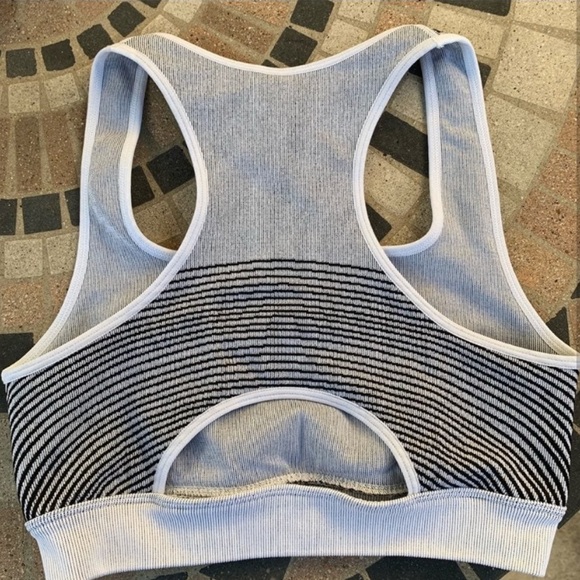 Star Seamless Sports Bra Fabletics low impact. Never used before brand new white - Picture 2 of 3